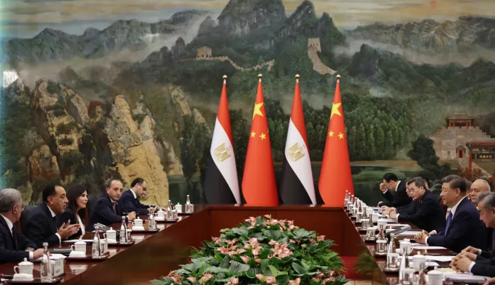 epa12336194 Egypt's Prime Minister Mostafa Madbouly (2-R) and China's President Xi Jinping (2-L) attend a bilateral meeting ahead of the Shanghai Cooperation Organization (SCO) Summit 2025, at the Guest House in Tianjin, China, 30 August 2025. EPA/ANDRES MARTINEZ CASARES/POOL