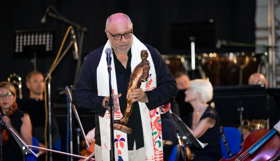 Ora?je, 31.8.2025.- Jubilarni 30. Filmski festival Dani hrvatskog filma ?Ivo Gregurevi?, manifestacija posve?ena velikanu hrvatskog glumi?ta i pokreta?u festivala Ivi Gregurevi?u otvorena je u njegovu rodnom Ora?ju, a nagrade za veliki doprinos filmskoj i kazali?noj umjetnosti dobili su glumci Goran Vi?nji? i Igor Galo, te redatelj Dra?en Feren?ina. Na slici Dra?en Feren?ina. foto HINA/ Zoran KRE?I?/ ua