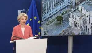 epa12329089 European Commission President Ursula von der Leyen delivers a speech following the latest Russian attacks on Kyiv, in Brussels, Belgium, 28 August 2025. Russian missiles hit the EU delegation in Kyiv as Russia launched an overnight attack over Ukraine, in which at least 14 people were killed, including 3 children, and 38 were injured in Kyiv. EPA/OLIVIER HOSLET