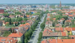 OSIJEK- 04.05.2021., Eurodom, panoramski pogled na grad, Osijek iz zraka, pogled sa 12.kata, grad, krovovi, zgrade, katedrala, most, ulice.Foto: Andrea Ilakovac