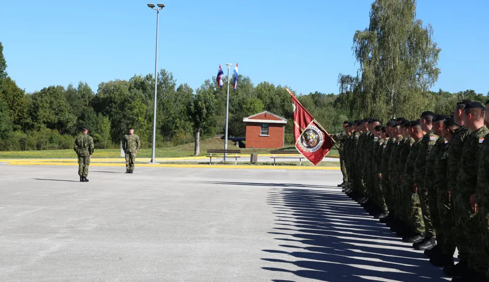 U Poljsku se upućuje 50 pripadnika Hrvatskevojske s četiri borbena oklopna vozila Patria.Iz vojarne "Pukovnik Predrag Matanović" u Petrinji danas, 1. rujna 2025. godine ispraćen je 16. hrvatski kontingent u NATO aktivnost prednjih kopnenih snaga u Poljskoj (NATO Forward Land Forces/Multinational Battle Group Poland).