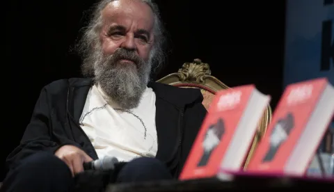 Zagreb, 01.09.2025 - Festival svjetske književnosti, u sklopu programa Razotkrivanje gostovao je Miljenko Jergović s kojim je o njegovoj novoj knjizi "1983. - romaneskni manevri", objavljenoj u nakladi Frakture, razgovarao je Boris Miljković. foto HINA/ Daniel KASAP/ dk