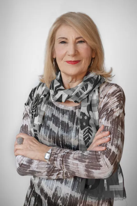 MAGAZIN NADA ZGRABLJIĆ ROTARAndrea Mulder/Photo Art