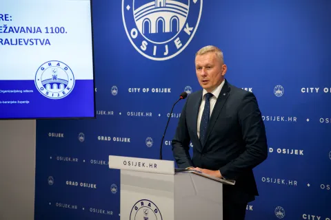 Osijek, 02. 09. 2025., Gradsko poglavarstvo, 1100. obljetnica Hrvatskog Kraljevstva - najava programa; obljetnica Hrvatskog Kraljevstva; jubilej; turizam; gospodarstvo; kultura; Tihomir Florijančić