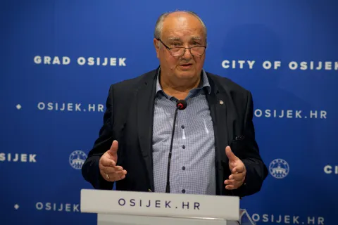 Osijek, 02. 09. 2025., Gradsko poglavarstvo, 1100. obljetnica Hrvatskog Kraljevstva - najava programa; obljetnica Hrvatskog Kraljevstva; jubilej; turizam; gospodarstvo; kultura; Božidar Šnajder; Zmaj Essekerski