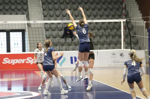 Osijek, 22. 02. 2025., Mala dvorana Gradski vrt, odbojka, Osijek - Mladost (Zagreb), Superliga, ženeSNIMIO BRUNO JOBST