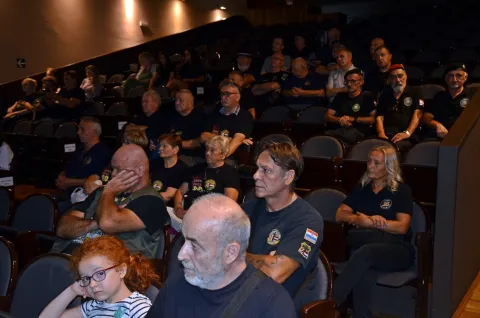 MAGAZIN CRNE MAMBE ZAGREB