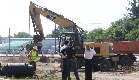 Osijek, 21. 07. 2025, Obilazak radova na rekonstrukciji državne ceste DC417, Martina Divalta i Vukovarske ulice u Osijeku, raskrižje s kružnim tokom. Dragan Vulin i Goran Martinović.snimio GOJKO MITIĆ