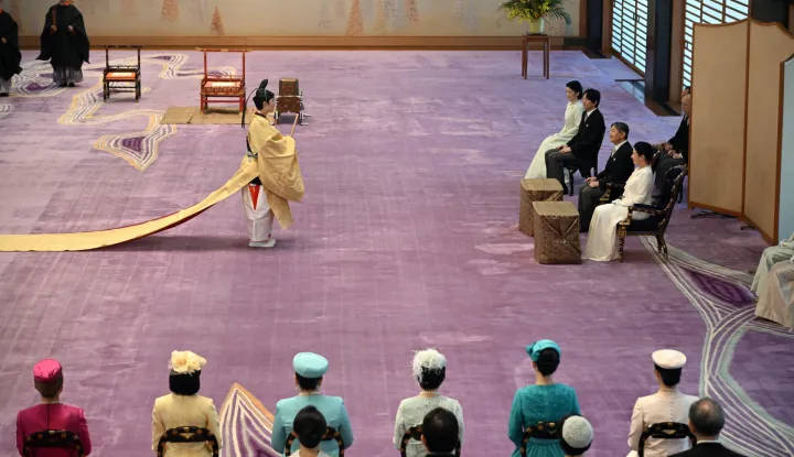 epa12357041 Japanese Prince Hisahito (L), son of Crown Prince Akishino (3-R), wearing ancient ceremonial costume, stands before Emperor Naruhito (2-R) and Empress Masako (R) during a ceremony at the Imperial Palace in Tokyo, Japan, 06 September 2025. Prince Hisahito celebrated his 19th birthday and attended the coming-of-age ceremony at the palace. EPA/JAPAN POOL VIA JIJI PRESS JAPAN OUT EDITORIAL USE ONLY/