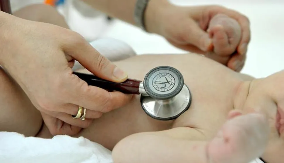 RIJEKA,17.02.2011. ZDRAVSTVO DOM ZDRAVLJA RIJEKA SPECIJALISTIČKA PEDIJATRIJSKA ORDINACIJA CENTAR BEBA PREGLED  ILUSTRACIJA  SNIMIO:SILVANO JEINA