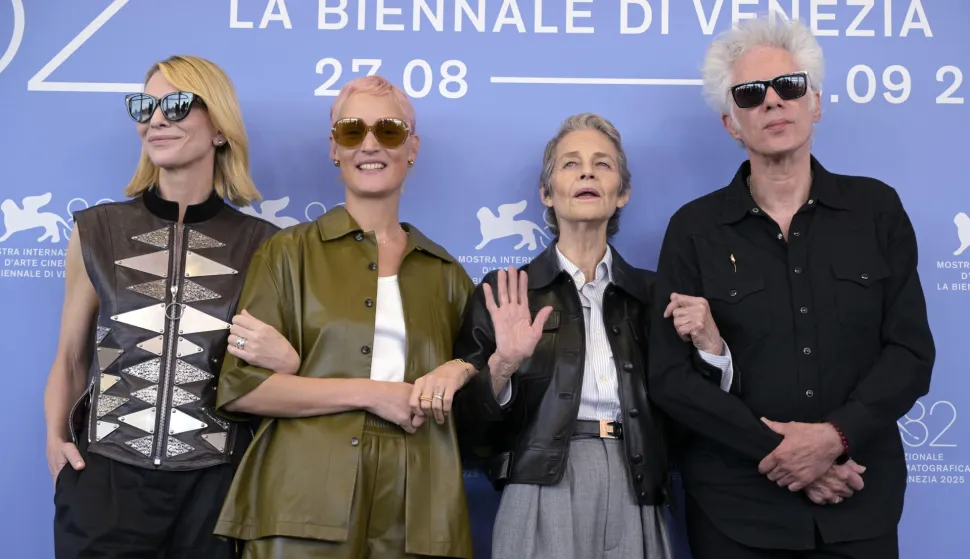epa12340550 (L-R) Cate Blanchett, Vicky Krieps, Charlotte Rampling and Jim Jarmusch pose during a photocall for 'Father mother sister brother' at the 82nd annual Venice International Film Festival, in Venice, Italy, 31 August 2025. The 82nd Venice Film Festival runs from 28 August to 06 September 2025. EPA/RICCARDO ANTIMIANI