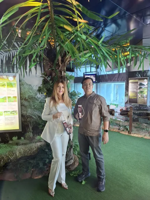 MAGAZIN INAArrozaq_Ave__Ministarstvo_Republike_Indonezije_i_Ina_Stasevic