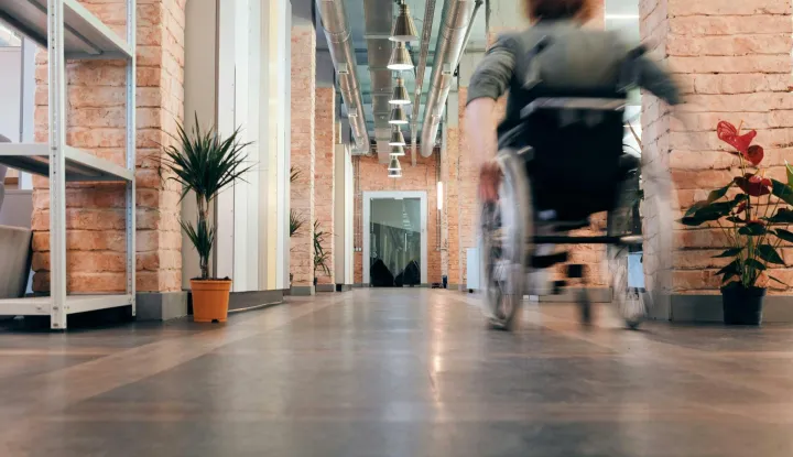 invalid, invalidska kolica, osoba s invaliditetom