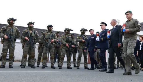 Zagreb.7.9.2025.- Svečano&nbsp;obilježavanje&nbsp;35. godi&scaron;njice osnutka Antiterorističke jedinice Lučko &ndash; najelitnije postrojbe hrvatske policije. Svečanosti je nazočio potpredsjednik Vlade RH i ministar unutarnjih poslova Davor Božinović te glavni ravnatelj&nbsp;policije Nikola&nbsp;Milina&nbsp;i suradnici.Na slici Davor Božinović i Nikola Milina.Foto HINA/Tomislav Pavlek/ tp