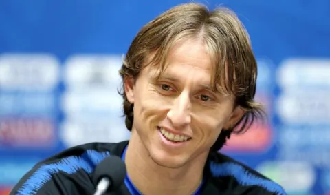 15.06.2018., Rusija, Kaliningrad - Svjetsko nogometno prvenstvo u Rusiji 2018. Konferencija za medije hrvatske nogometne reprezentacije na stadionu Kaliningrad gdje ce Hrvatska sutra odigrati utakmicu protiv reprezentacije Nigerije. Luka Modric.Photo: Igor Kralj/PIXSELL------dva stupca color sport