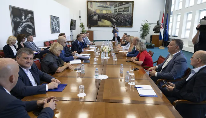 Zagreb, 09.09.2025 - Predsjednik Hrvatskog sabora Gordan Jandroković održao je sjednicu Predsjedništva Hrvatskoga sabora s predsjednicima klubova zastupnika. Tema sjednice je dnevni red predstojeće sjednice Hrvatskoga sabora. Na fotografiji Gordan Jandroković. foto HINA/ Daniel KASAP/ dk