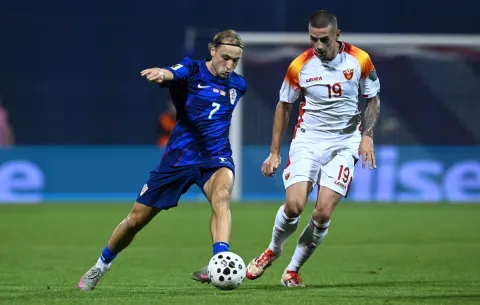 08.09.2025., stadion Maksimir, Zagreb - Kvalifikacije za FIFA Svjetsko nogometno prvenstvo 2026., skupina L, Hrvatska - Crna Gora. Lovro Majer i Stefan Loncar Photo: Marko Lukunic/PIXSELL