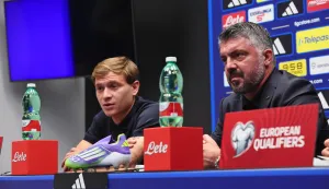 epa12352562 Italy's head coach Gennaro Gattuso (R) and player Nicolo Barella (L) give a press conference in Bergamo, Italy, 04 September 2025. Italy will face Estonia for their the FIFA World Cup qualifiers soccer match on 05 September. EPA/MICHELE MARAVIGLIA