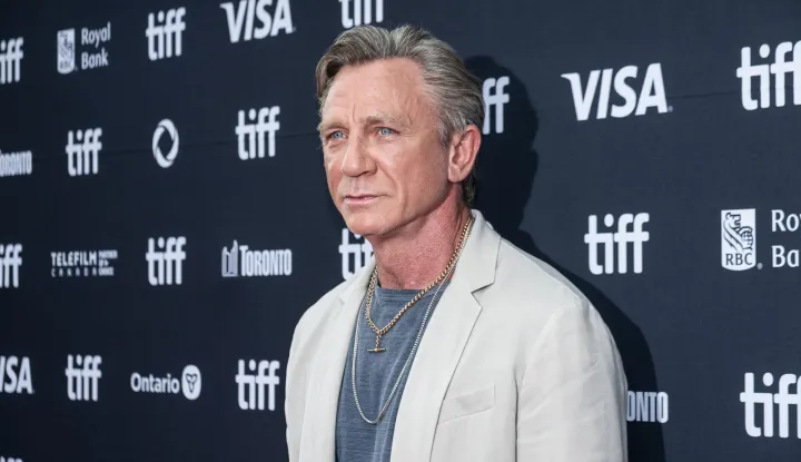 epa12358809 English actor Daniel Craig arrives for the screening of the movie 'Wake Up Dead Man: A Knives Out Mystery' during the 50th annual Toronto International Film Festival (TIFF), in Toronto, Canada, 06 September 2025. The annual film festival runs from 04 to 14 September. As Canada's premier home of cinema, TIFF offers screenings, lectures, discussions, festivals, workshops, events, professional development, and opportunities to meet, hear, and learn from filmmakers from Canada and around the world. EPA/EDUARDO LIMA