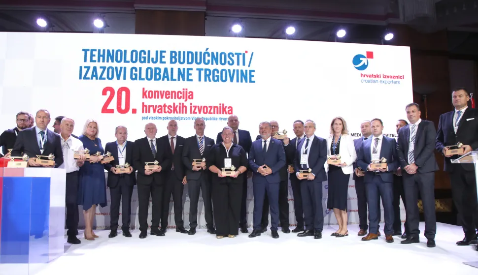 Zagreb, 08.09.2025 - 20. Konvencija hrvatskih izvoznika i 18. dodjela nagrada Zlatni ključ najboljim hrvatskim izvoznicima u 2024. godini. Na fotografiji dobitnici.foto HINA/ Denis CERIĆ /dc