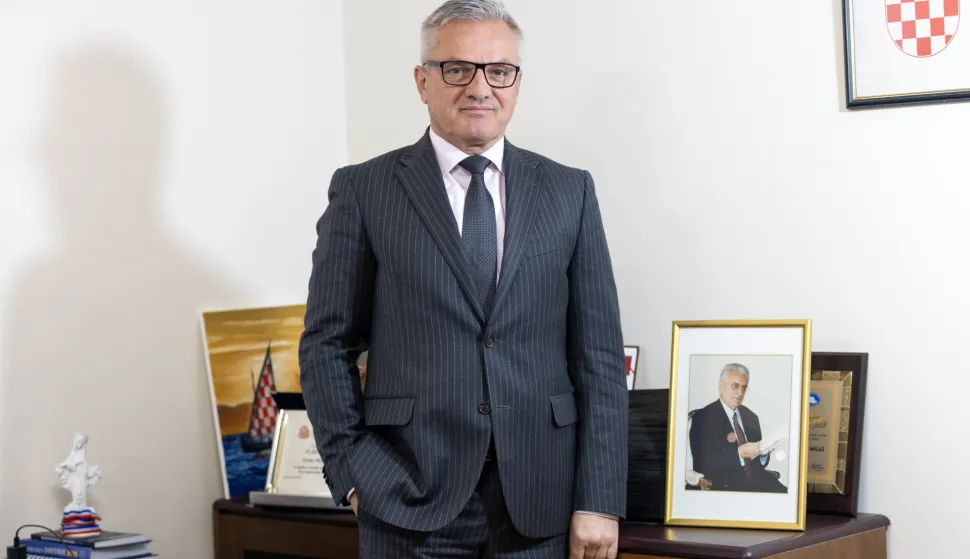 Zagreb, 06.02.2025 - Državni tajnik Središnjeg državnog ureda za Hrvate izvan Republike Hrvatske Zvonko Milas tijekom intervjua. foto HINA/ Damir SENČAR/ ds