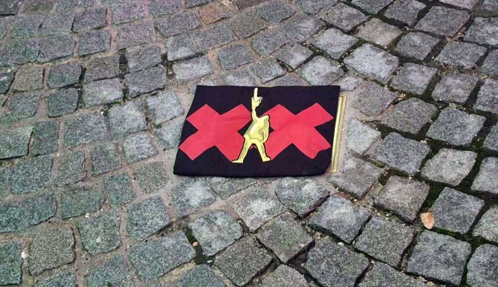 Vara?din, 10.9.2025.- Otkrivanjem plo?e najve?e ikone trash filmova Bore Leeja na Walk of Fameu u Uskoj ulici, u srijedu je u Vara?dinu obilje?en po?etak jubilarnog 20. Trash Film festivala koji ?e potrajati do 13. rujna, a za koji je prijavljen 131 film iz cijelog svijeta. foto HINA/ Sini?a KALAJD?IJA/ ua