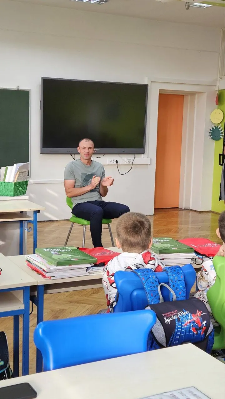 Općina Vladislavci darivala je prvašiće i djecu u vrtiću povodom nove školske i predškolske godine.