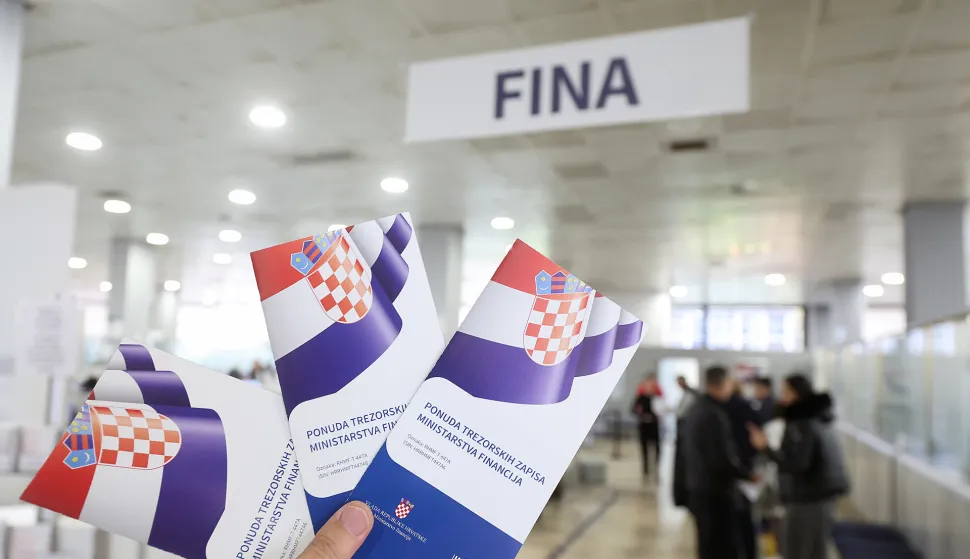 13.11.2023., Zagreb - Drzava izdaje narodne trezorske zapise koji se mogu kupiti u FINA-i. Prvi krug upisa krece u ponedjeljak, prinos je 3,75 posto. Trezorci ce se kupovati uz diskont, po cijeni od 963,95 eura za jedan zapis, a po dospijecu gradjani ??e dobiti 1000 eura za jedan zapis.  Photo: Goran Stanzl/PIXSELL