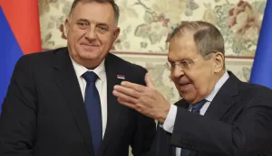 epa12364509 Russian Foreign Minister Sergey Lavrov and Bosnian Serb leader Milorad Dodik (L), serving as the 8th President of the Republika Srpska, shake hands at a joint press conference during their meeting in Moscow, Russia, 09 September 2025. EPA/SERGEI ILNITSKY