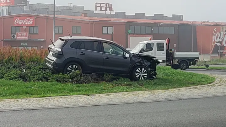 Sudar u kružnom toku na Čepinskoj u Osijeku