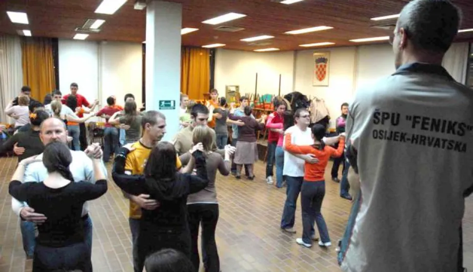 ŠPU Feniks: Besplatni plesni tečaj