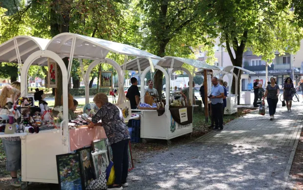 DONJI MIHOLJACU Parku Matice hrvatske u Donjem Miholjcu u petak je otvoren 19. Miholjački sajam, sajam poduzetni&scaron;tva, obrtni&scaron;tva, poljoprivrede i turizma. Sajam je otvorila županica OBŽ-a Nata&scaron;a Trami&scaron;ak.12. 9. 2025.