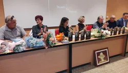 U osječkom Vikarijatu u petak je predstavljena zbirka poezije "Dukati za zagrljaj" autorice Lidije Sopjanac, osječke književnice, pravnice i humanitarke.