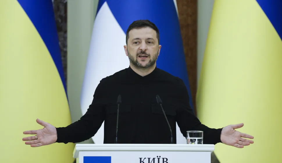 epa12369513 Ukrainian President Volodymyr Zelensky addresses a joint press conference with Finland's President Alexander Stubb (not pictured) following their meeting in Kyiv, Ukraine, 11 September 2025. Stubb arrived in Kyiv to meet with top Ukrainian officials. EPA/SERGEY DOLZHENKO
