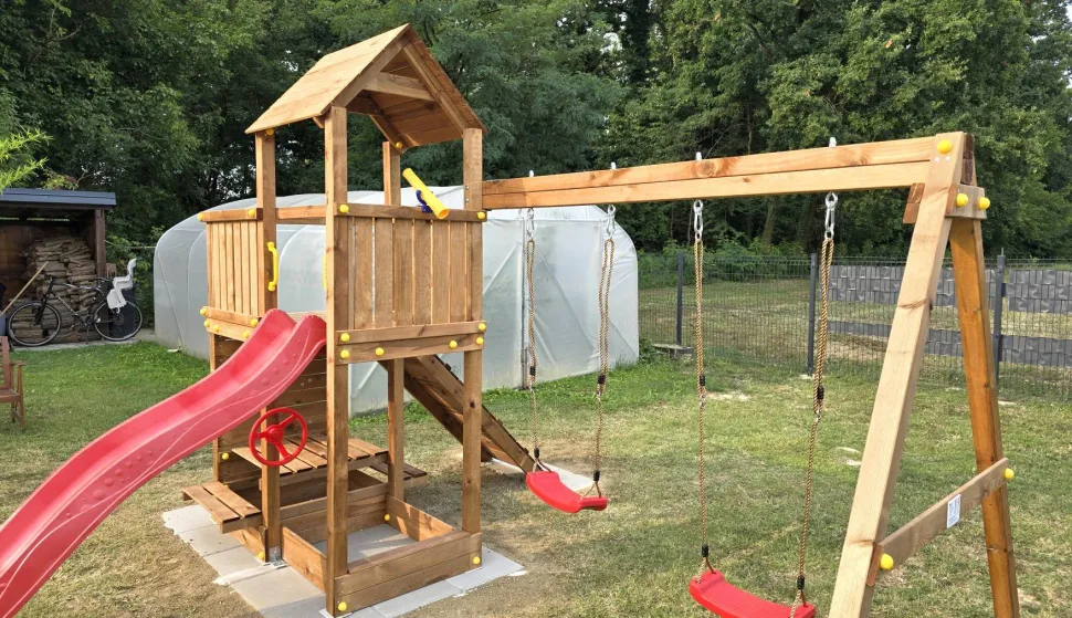 Drveno dječje igralište za zabavu na otvorenom