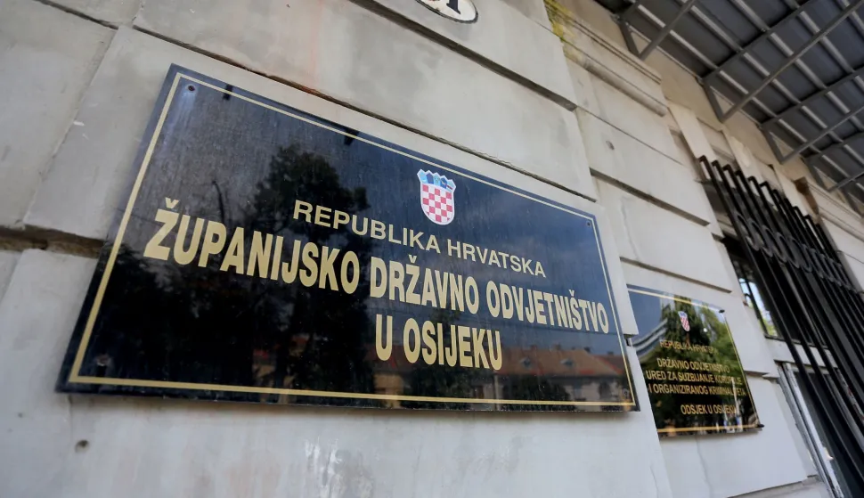 snimio Davor KIBEL,Osijek, 23.07.2015. Ulica Europske Avenije, DORH, upanijsko dravno odvjetnitvo, ured za suzbijanje korupcije i organiziranog kriminaliteta