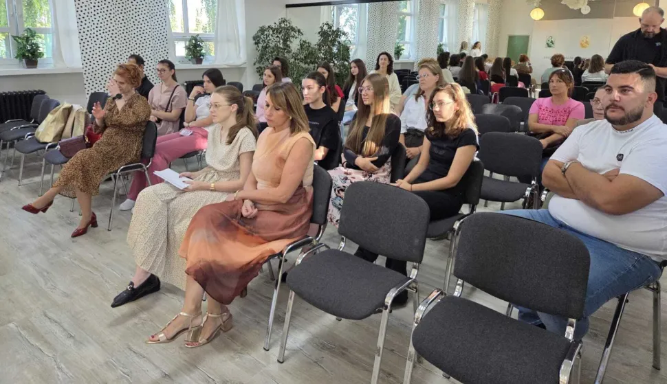 VINKOVCIGrad Vinkovci nagradio je učenike, njihove mentore i korepetitore, Glazbene &scaron;kole Josipa Runjanina za rezultate na državnim i međunarodnim natjecanjima u pro&scaron;loj &scaron;kolskoj godini. Dodijeljena su 23 poklona kao zahvala za trud, talent i ljubav prema glazbi koju prenose i izvan grada.rujan 2025.