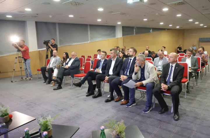 Osijek, 16. 09. 2025., Hotel Osijek, konferencija, Hrvatska u pokretu SNIMIO BRUNO JOBST