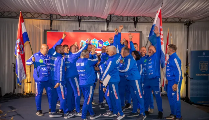 &Scaron;arana i amura love 33 ekipe iz cijeloga svijeta