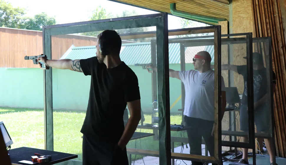 Medalje na Pampasu, po jedna u Sl. Brodu i Valpovu