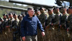 "Bez ljudi nema Hrvatske vojske. Bez Hrvatske vojske ne bi bilo moderne hrvatske države",poručio je danas predsjednik Republike i vrhovni zapovjednik Oružanih snaga Republike Hrvatske Zoran Milanović nakon što je pratio završnu združenu vojnu vježbu Borbena moć25 na Vojnom poligonu "Eugen Kvaternik" kod Slunja.