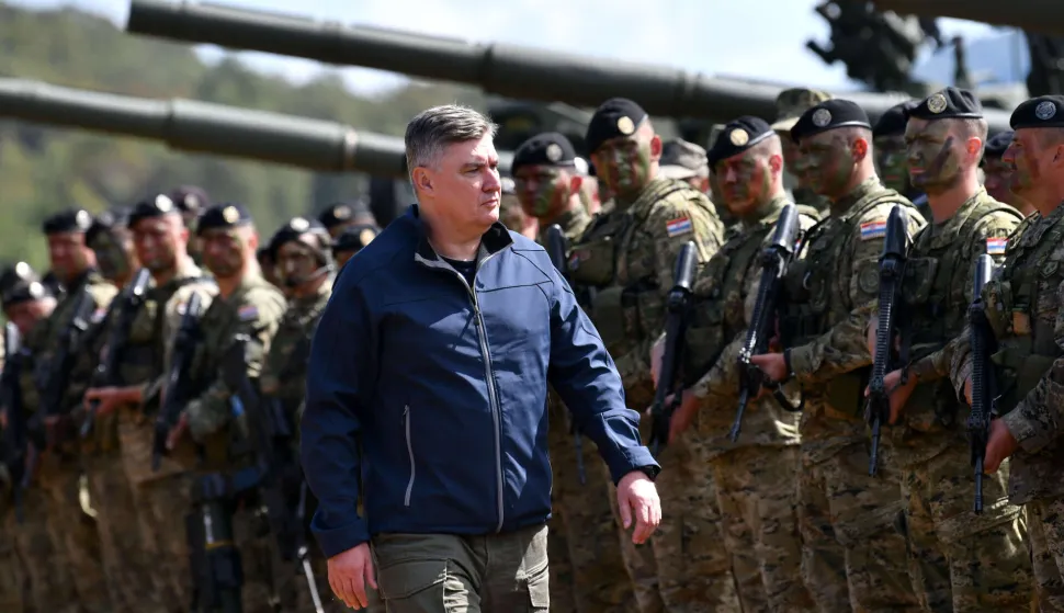 "Bez ljudi nema Hrvatske vojske. Bez Hrvatske vojske ne bi bilo moderne hrvatske države",poručio je danas predsjednik Republike i vrhovni zapovjednik Oružanih snaga Republike Hrvatske Zoran Milanović nakon što je pratio završnu združenu vojnu vježbu Borbena moć25 na Vojnom poligonu "Eugen Kvaternik" kod Slunja.