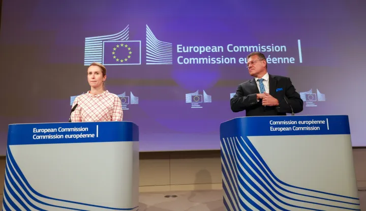 epa12384473 EU High Representative for Foreign Affairs and Security Policy Kaja Kallas (L) and European Commissioner for Trade and Economic Security and for Interinstitutional Relations and Transparency, Maros Sefcovic address a press conference following the weekly college meeting of the European Commission in Brussels, Belgium, 17 September 2025. The European Commission presented a new strategic EU-India Agenda and a package of sanctions on Israel in response to the Israeli operations in Gaza. EPA/OLIVIER HOSLET
