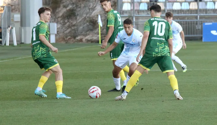 Rijeka, 17.09.2025. - U šesnaestini Hrvatskog nogometnog kupa nogometni klub Maksimir domaćin je HNK Rijeci na Rujevici. foto HINA/ Miljenko KLEPAC/ mk