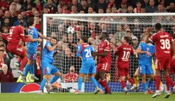 epa12385856 Liverpool's Virgil van Dijk scores the 3-2 during the UEFA Champions League league phase match between Liverpool and Atletico Madrid in Liverpool, Britain, 17 September 2025. EPA/ADAM VAUGHAN