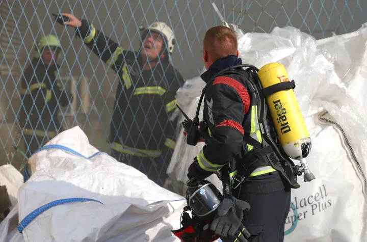 Osijek, 07. 08. 2025., Ulica sv. Leopolda Mandića, Arriva, požar, vatrogasci SNIMIO BRUNO JOBST