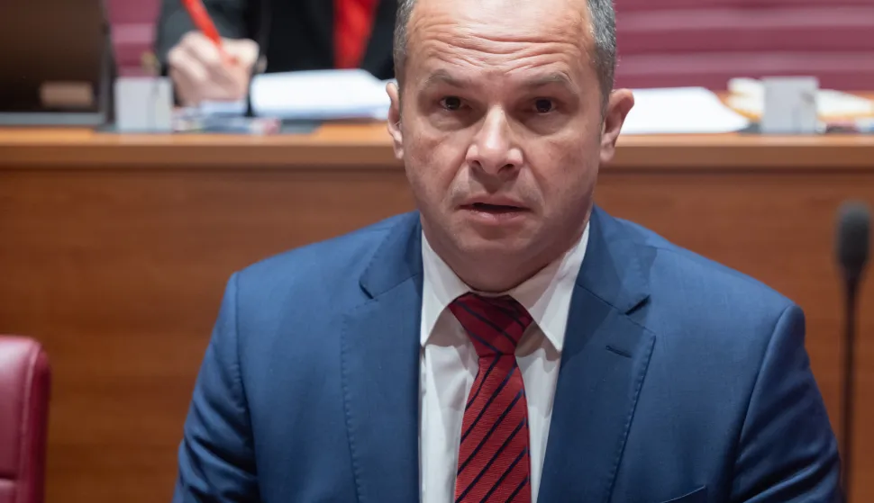 Zagreb, 03.12.2024. - U Hrvatskom saboru nastavkom sjednice započeo je Zahtjev oporbe za iskazivanjem povjerenja predsjedniku vlade Andreju Plenkoviću.Na fotografiji Siniša Hajdaš Dončić.foto HINA/ Edvard ŠUŠAK/ es