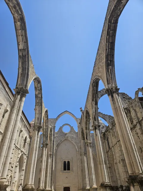 Melankolični fado, jako slatki kolači i šarene strme ulice