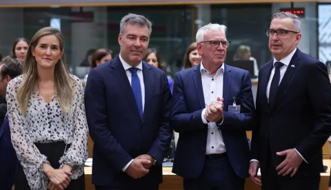 epa12386466 (L-R) Spanish Minister for Ecological Transition and Demographic Challenge Sara Aagesen, Danish Minister of Climate and Energy Lars Aagaard, German State Secretary at the Ministry for the Environment, Climate Action, Nature Conservation and Nuclear Safety Jochen Flasbarth, and Estonian Minister of Energy and the Environment Andres Sutt attend the European Environment Ministers Council in Brussels, Belgium, 18 September 2025. EU environment ministers will hold a policy debate on a proposal to amend the European Climate Law to establish a binding intermediate climate target for 2040. The proposal introduces a target to reduce greenhouse gas (GHG) emissions by 90 percent by 2040 compared to 1990 levels. It also outlines key elements and conditions that the European Commission must reflect in its legislative proposals for the post-2030 policy framework to enable member states to achieve the 2040 target. EPA/OLIVIER HOSLET