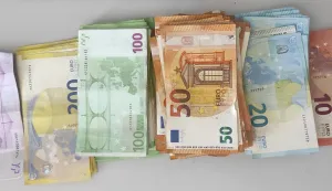 Na graničnom prijelazu Svilaj oduzeta velika količina gotovine, novac, euri, ilustracija